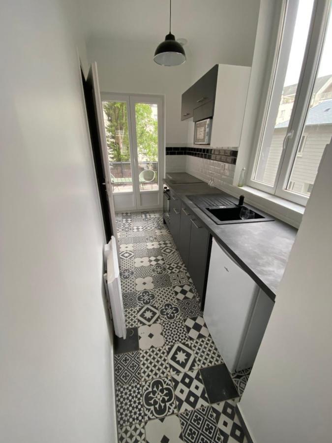 אמיינס Appartements Proche Gare מראה חיצוני תמונה